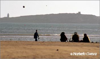 075marruecos 2003-essaouira-veladas en la playa